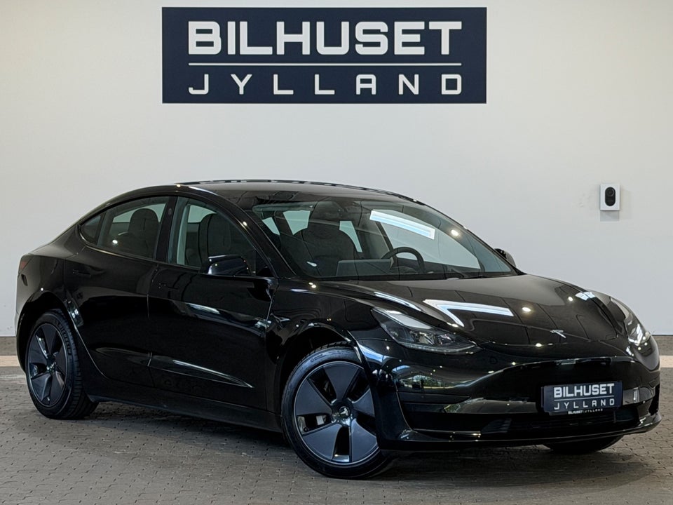 Tesla Model 3 RWD 4d