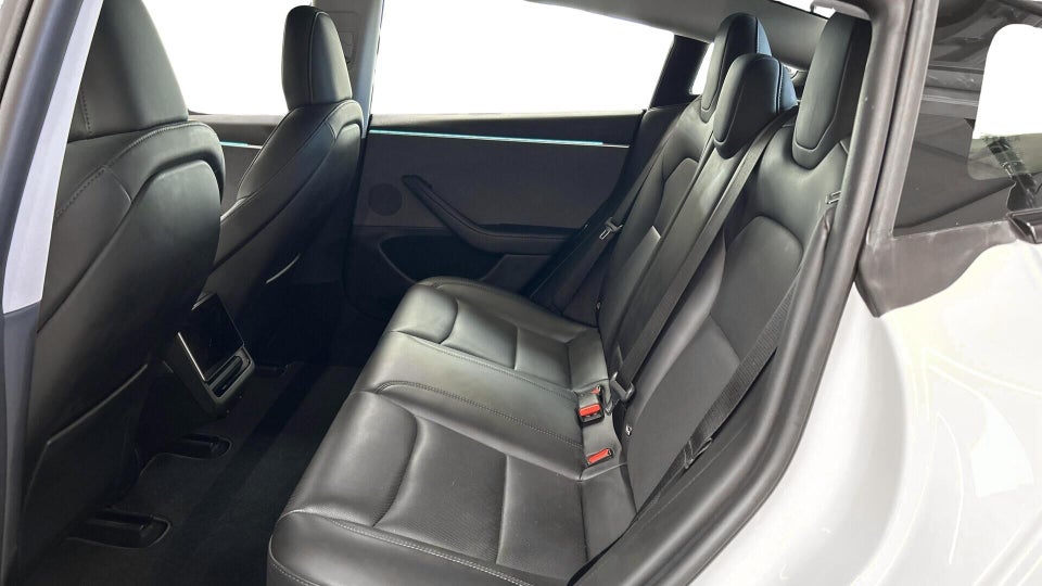 Tesla Model 3 RWD 4d