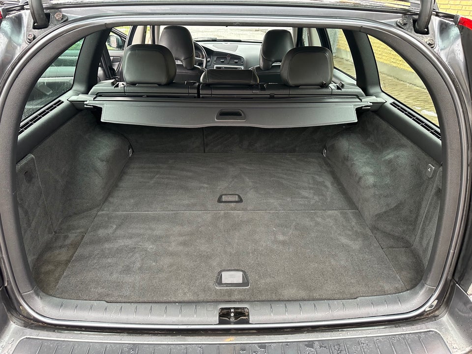 Volvo V70 2,4 140 Momentum 5d