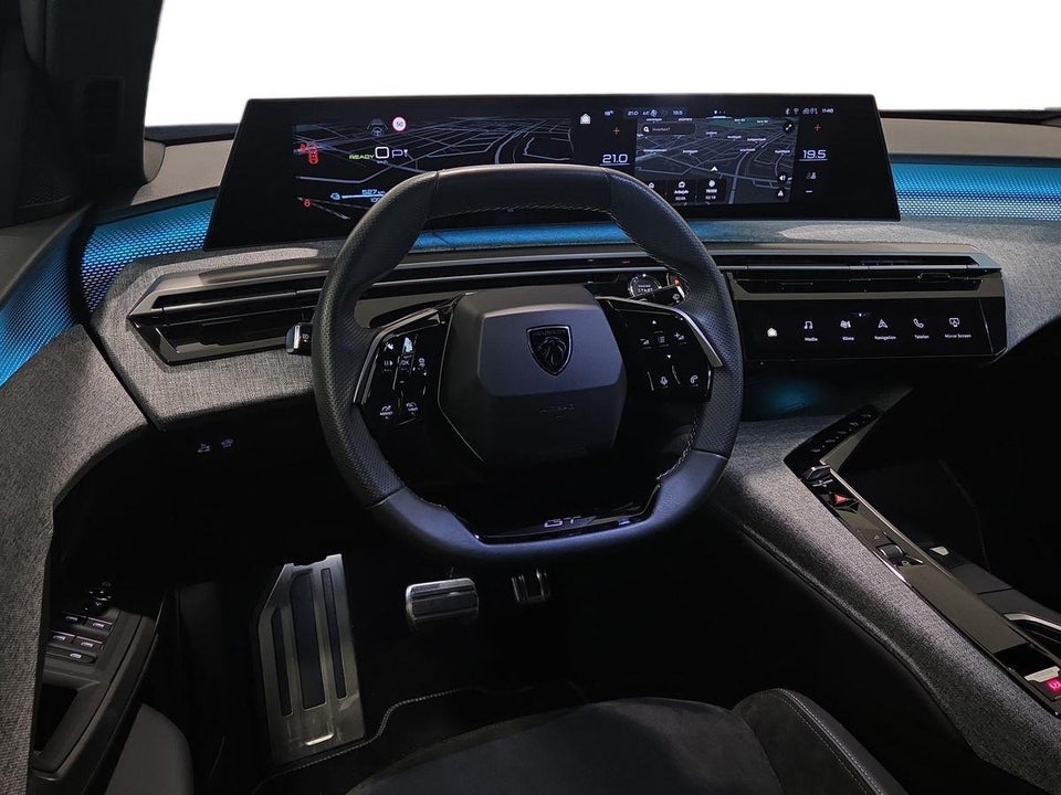 Peugeot e-3008 77 GT Pack 5d