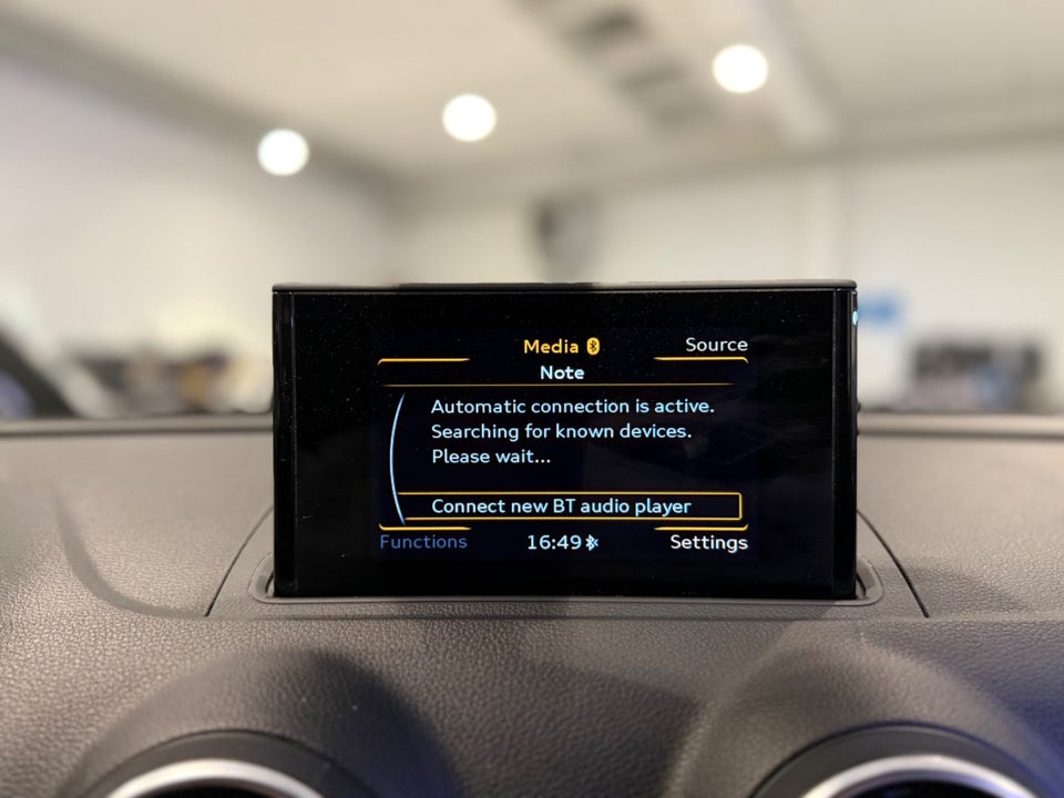 Audi A3 1,6 TDi 110 Ultra Attraction 4d