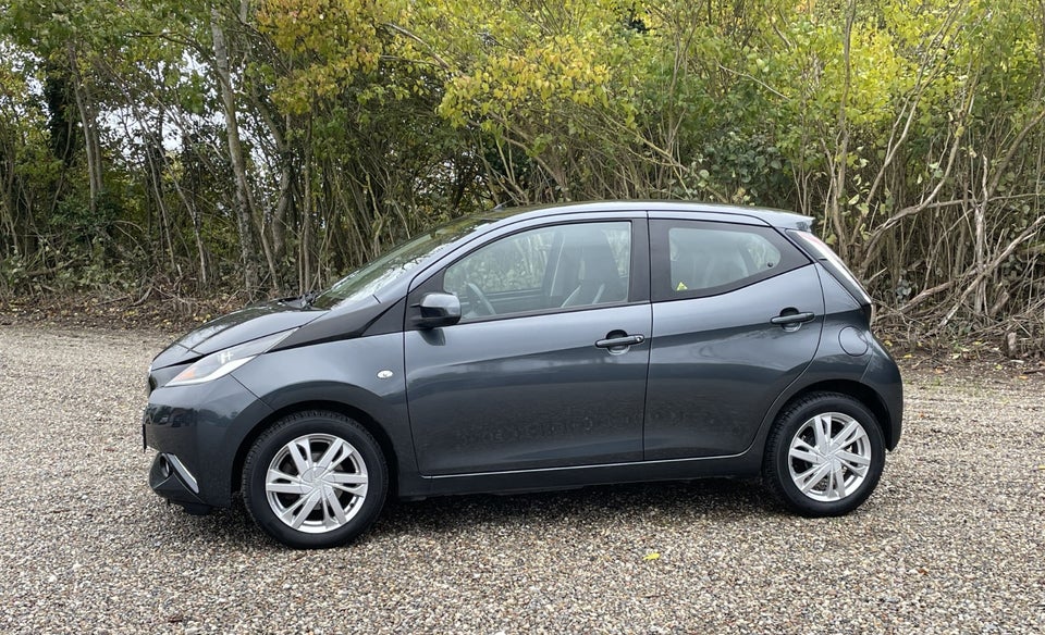 Toyota Aygo 1,0 VVT-i x-touch 5d