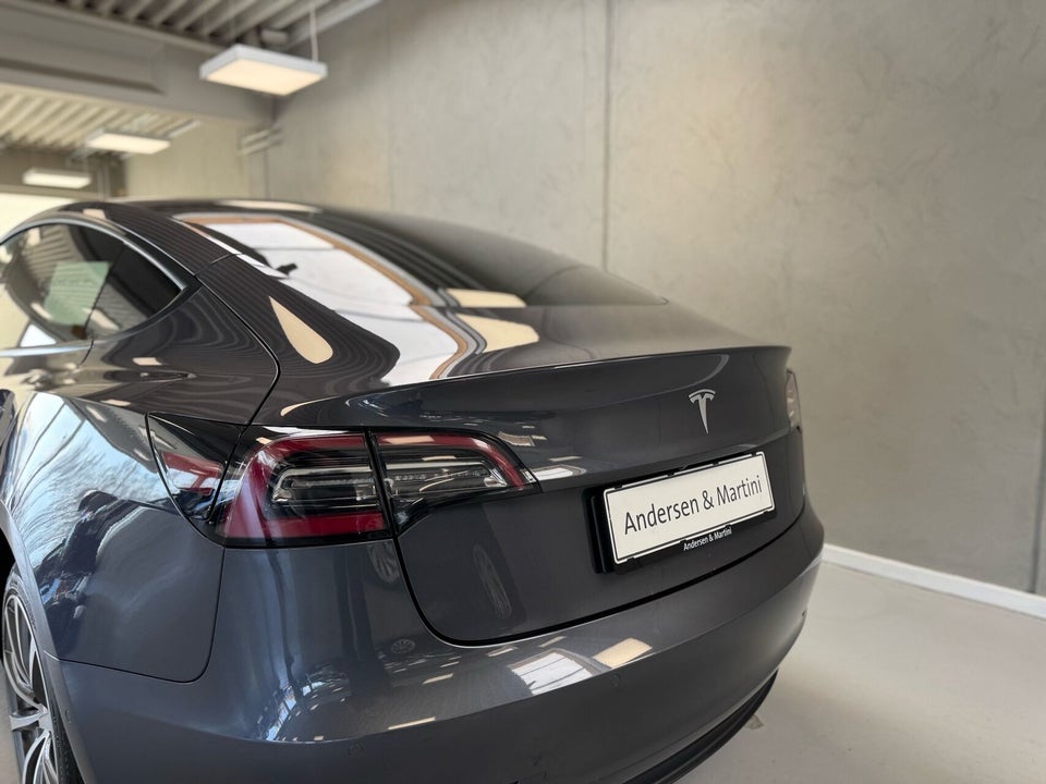 Tesla Model 3 Standard Range+ RWD 4d