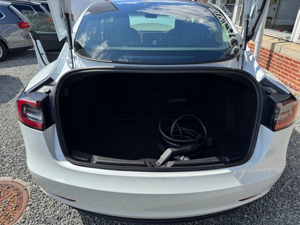 Tesla Model 3 Standard Range+ RWD 4d