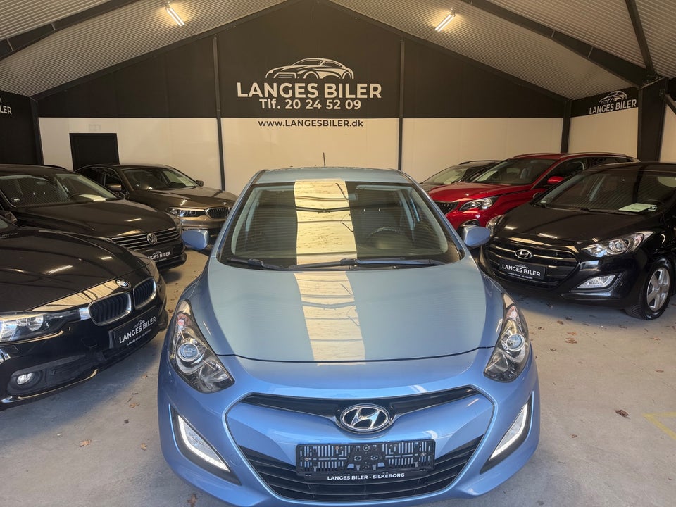 Hyundai i30 1,6 CRDi 90 Blue Drive 5d