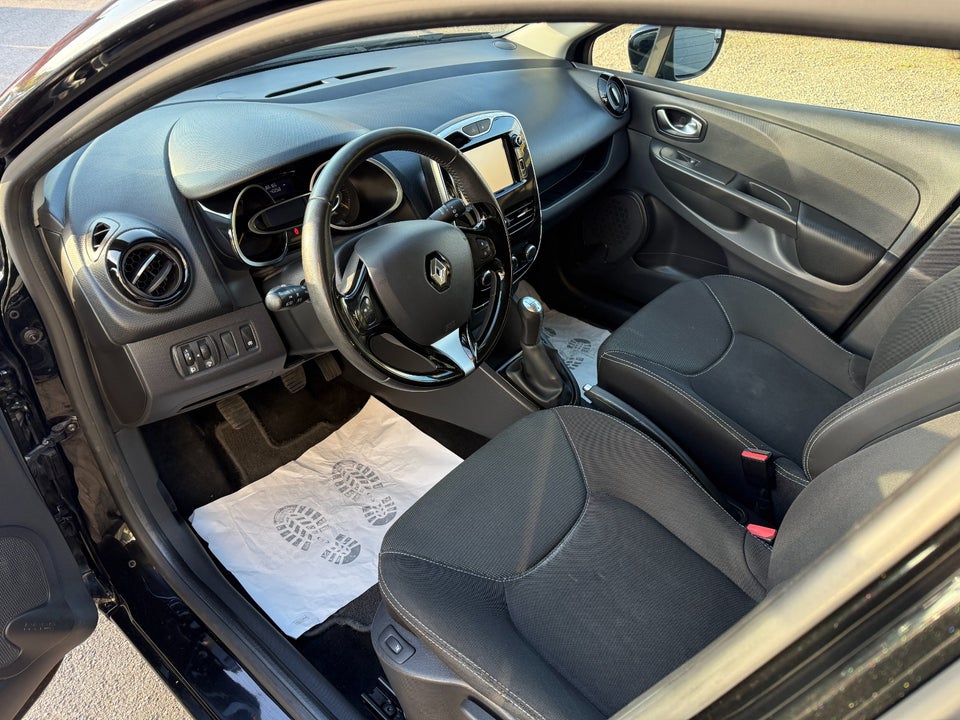 Renault Clio IV 0,9 TCe 90 Expression Sport Tourer 5d