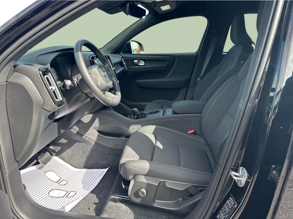 Volvo EX40 Standard Range Plus 5d