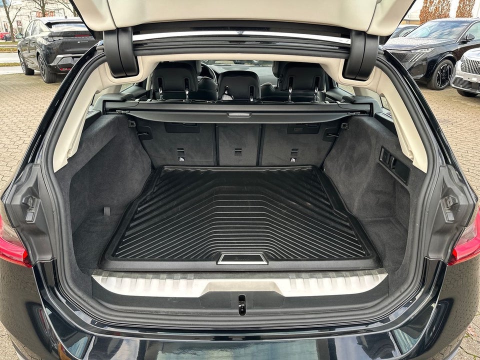 BMW 330e 2,0 Touring Sport Line aut. 5d