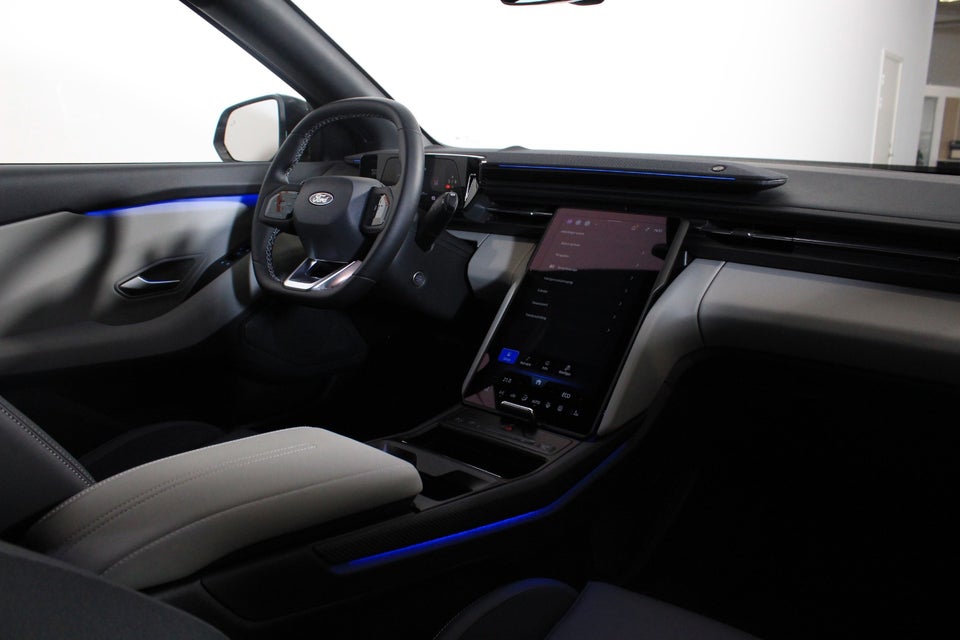 Ford Explorer 84 Premium Extended Range AWD 5d