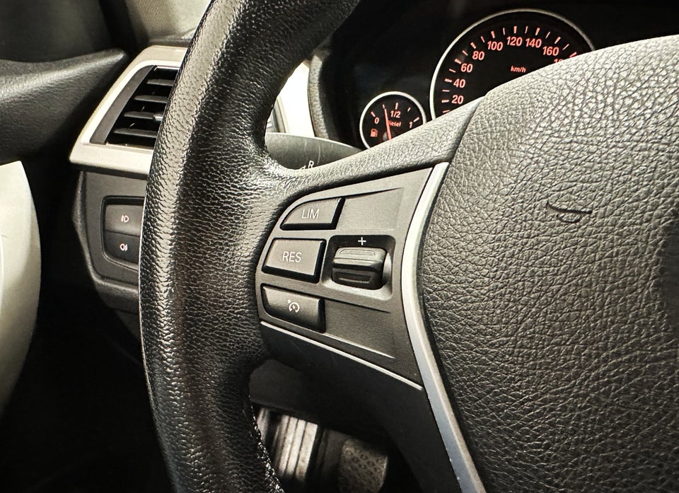 BMW 320d 2,0 Touring 5d