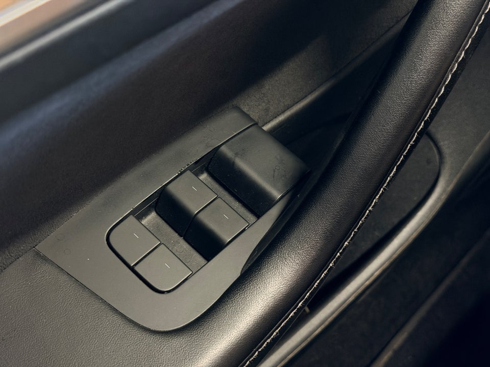 Tesla Model 3 Long Range RWD 4d