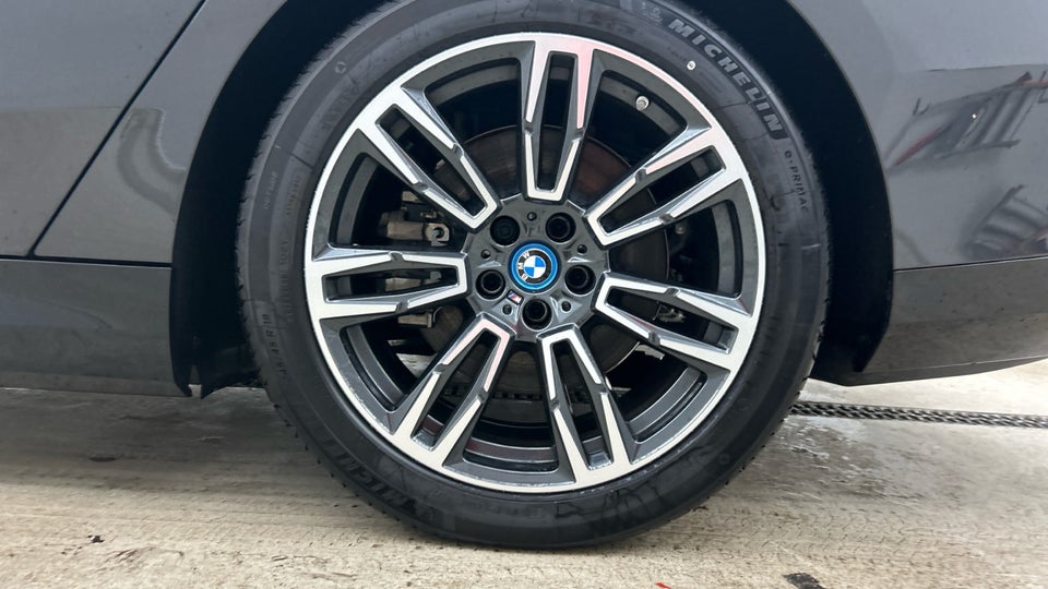 BMW i5 eDrive40 M-Sport 4d