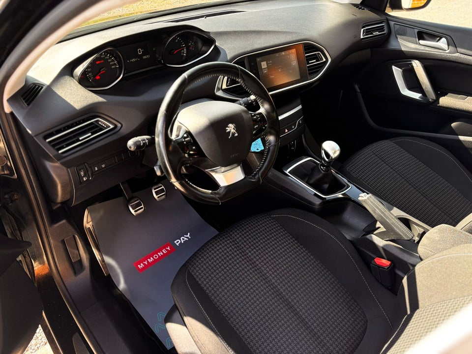 Peugeot 308 1,6 BlueHDi 120 Allure Sky 5d