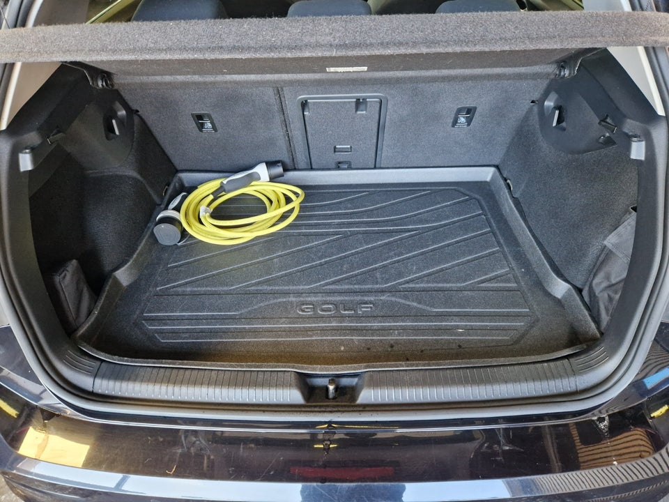 VW Golf VIII 1,4 eHybrid DSG 5d