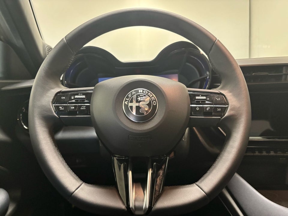 Alfa Romeo Junior Elettrica Core 5d