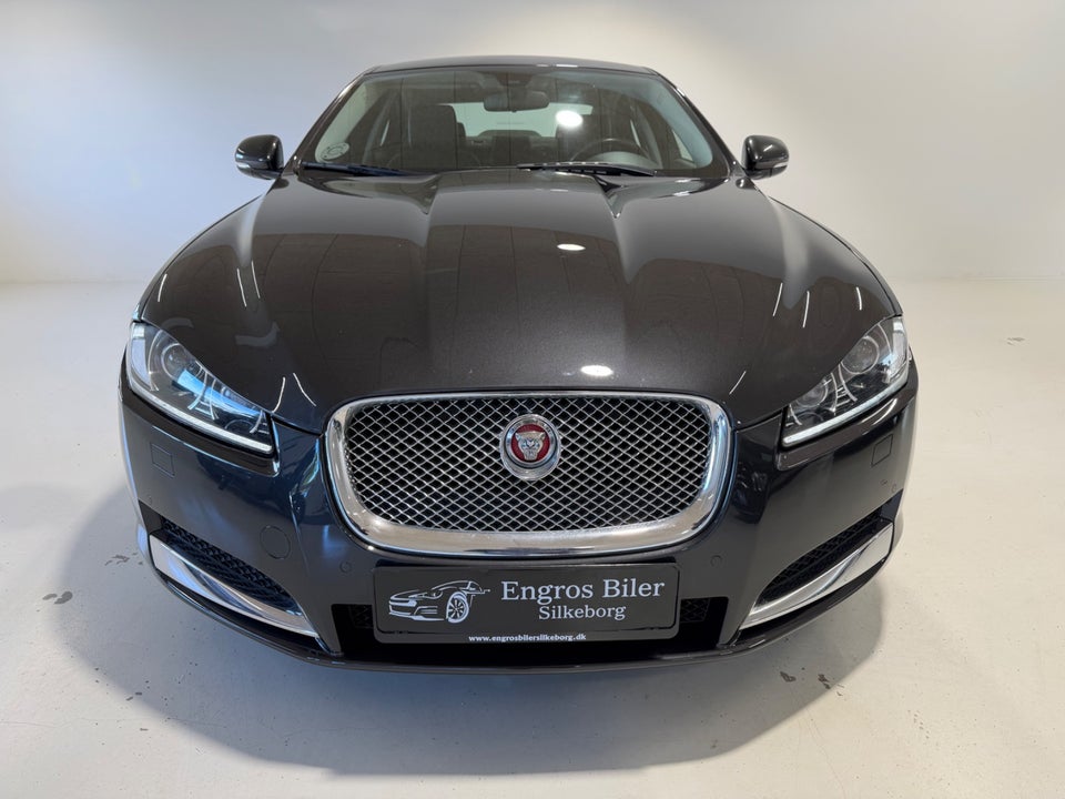 Jaguar XF 2,2 D 163 Luxury aut. 4d