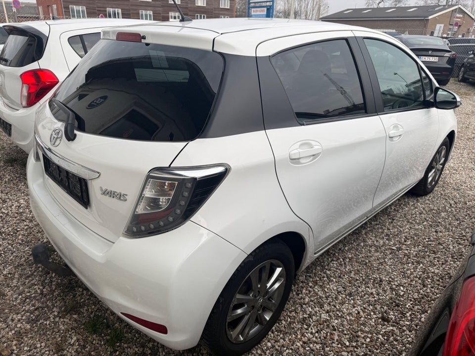 Toyota Yaris 1,0 VVT-i T2 Style 5d