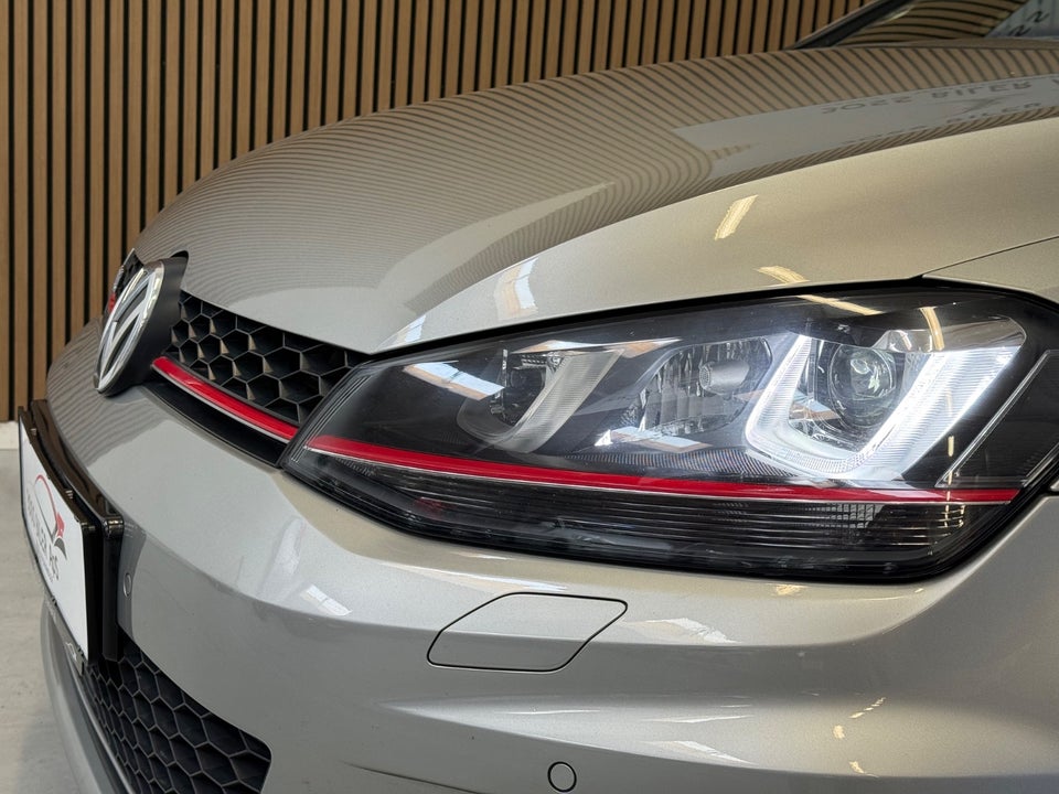 VW Golf VII 2,0 GTi Performance DSG BMT 3d