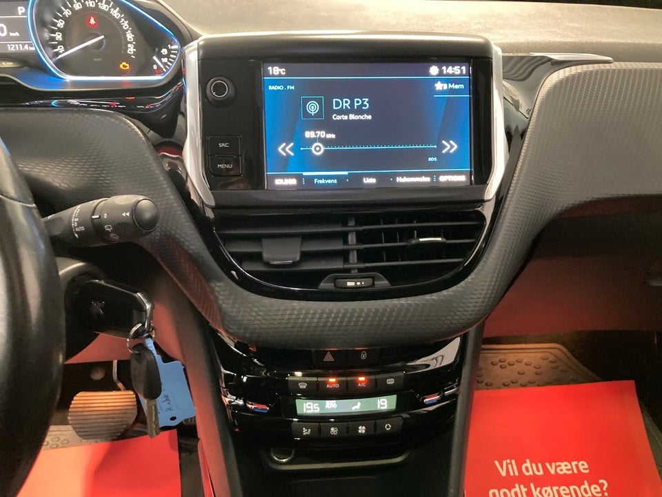 Peugeot 2008 1,2 PureTech 110 Allure EAT6 5d