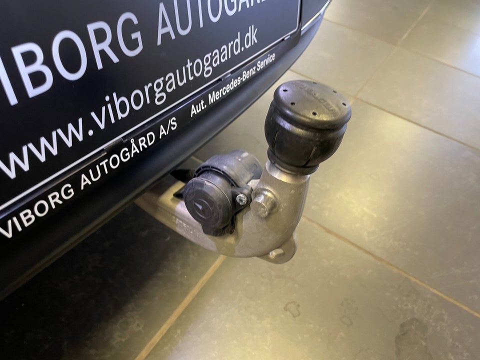 Mercedes EQA300 4Matic 5d