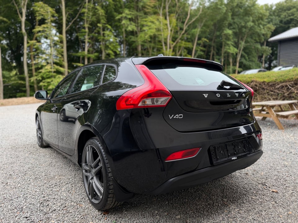 Volvo V40 1,6 D2 115 Kinetic 5d