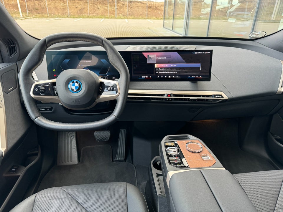 BMW iX xDrive40 Fully Charged 5d