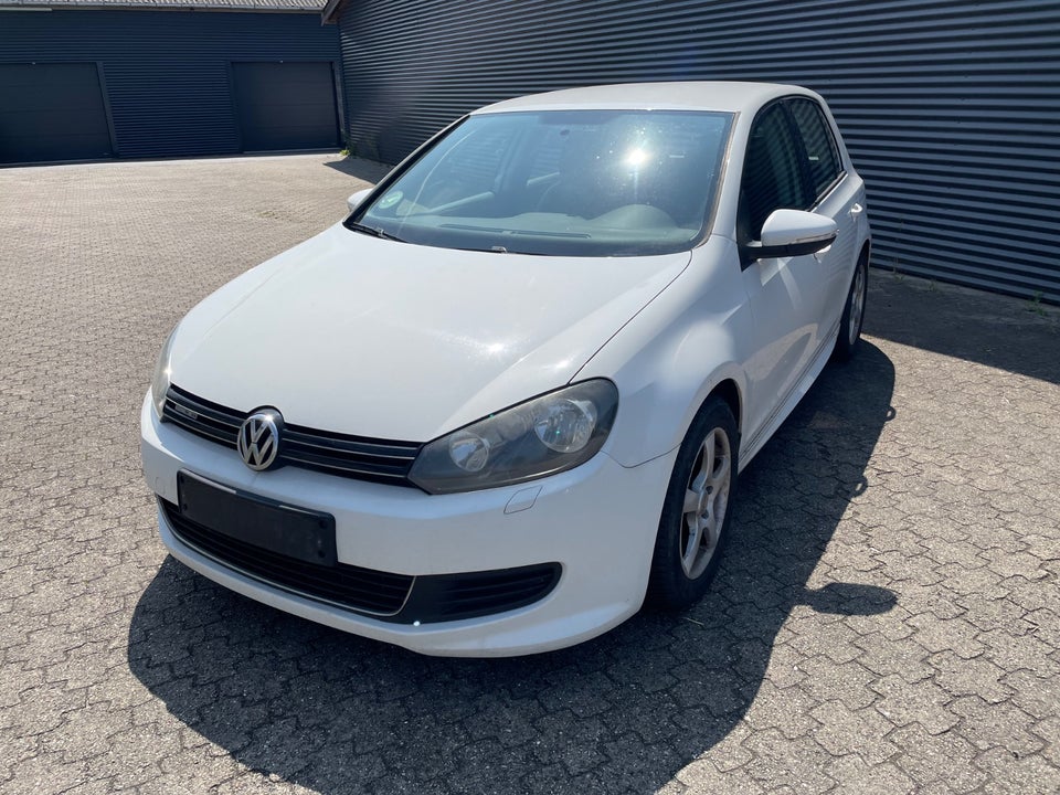 VW Golf VI 1,6 TDi 105 Trendline BMT 5d