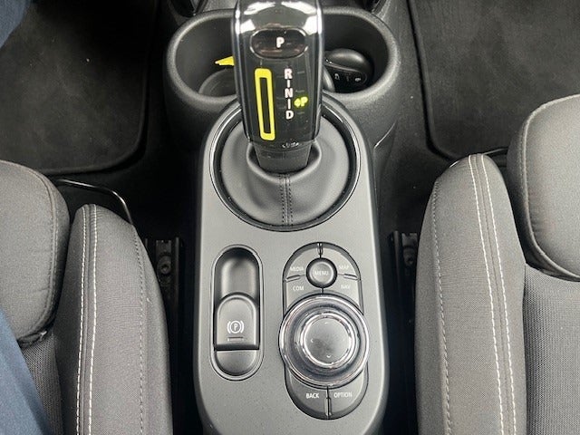 MINI Cooper SE Essential 3d