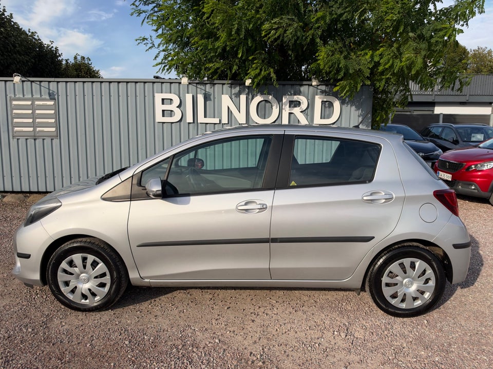 Toyota Yaris 1,3 VVT-i T2 5d