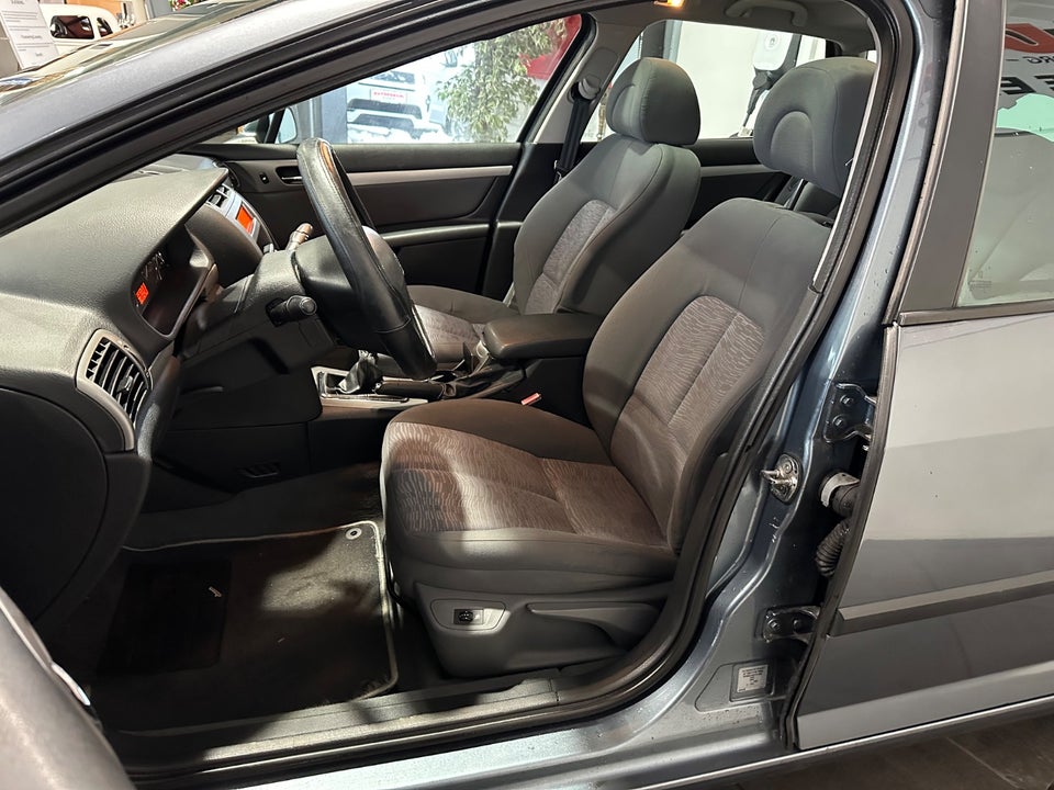 Peugeot 407 1,8 SR stc. 5d