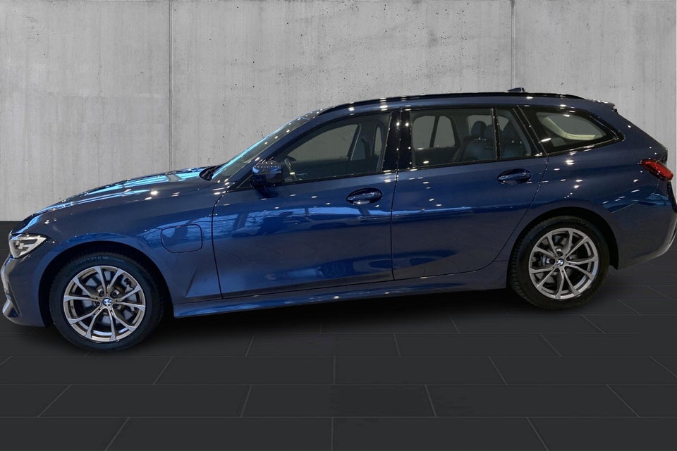 BMW 330e 2,0 Touring Sport Line aut. 5d
