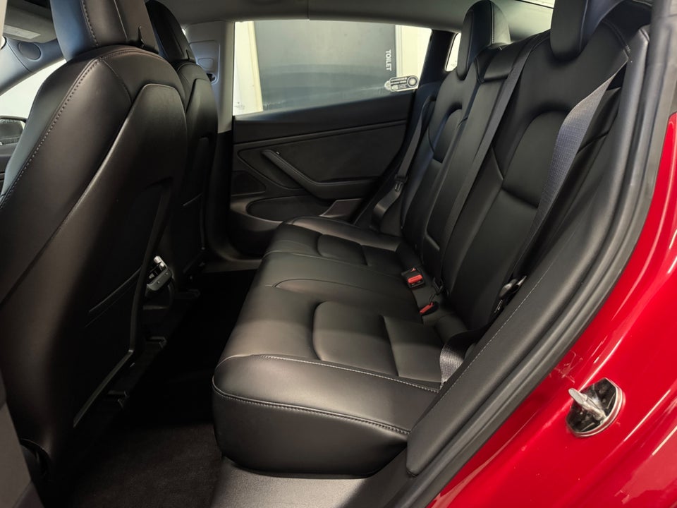 Tesla Model 3 Long Range AWD 4d