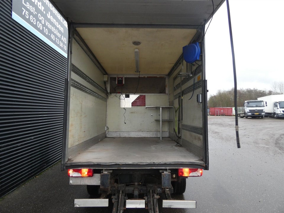 VW Crafter 2,5 TDi 163 Chassis Alukasse 2d