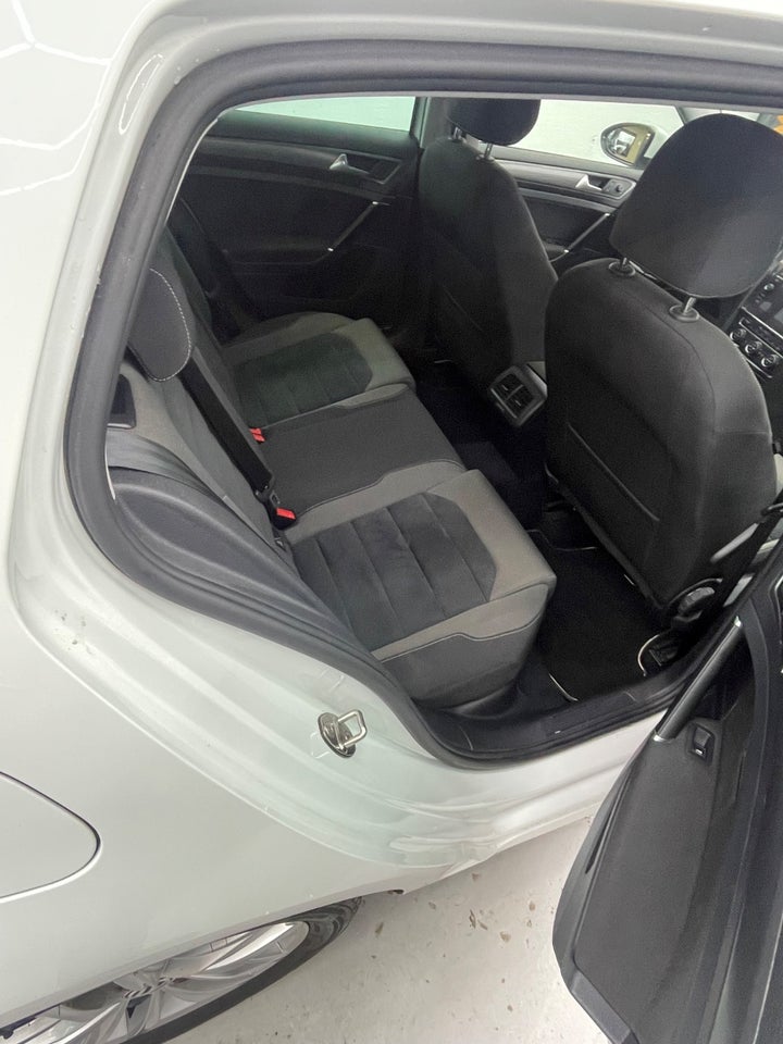 VW Golf VII 1,5 TSi 130 Highline DSG 5d