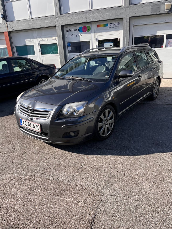 Toyota Avensis 2,4 Sol aut. 5d