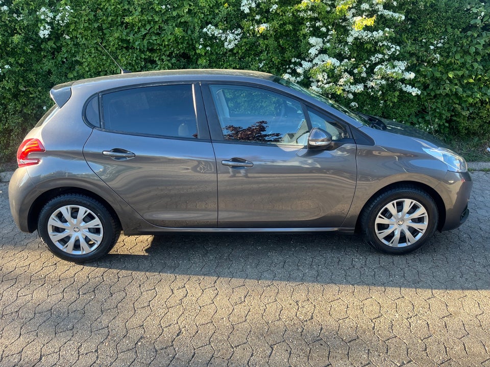 Peugeot 208 1,2 VTi 82 Allure 5d