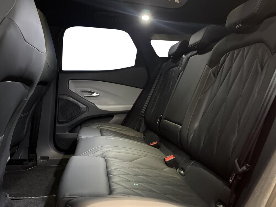 Ford Explorer 84 Premium Extended Range AWD 5d