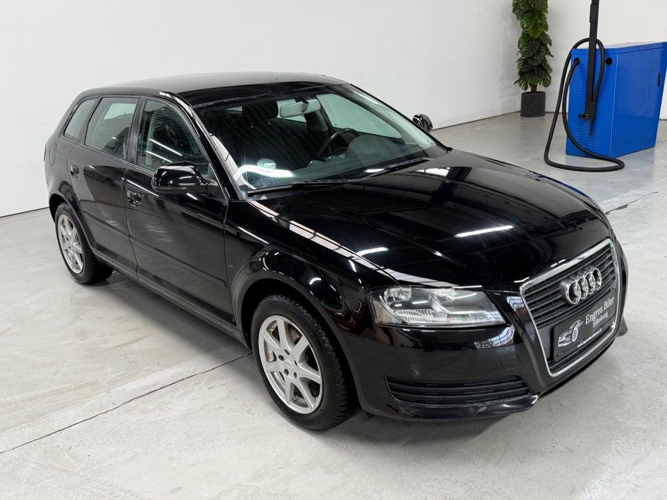 Audi A3 2,0 TDi 140 Attraction Sportback 5d