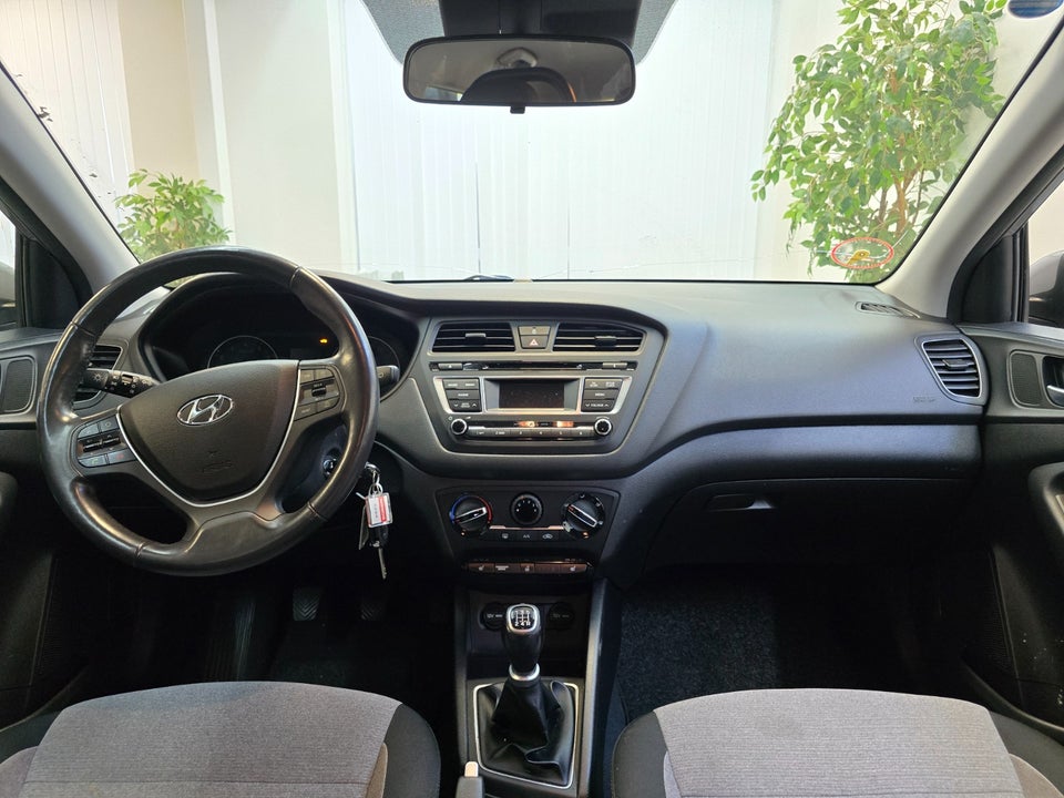 Hyundai i20 1,25 Trend Van 5d