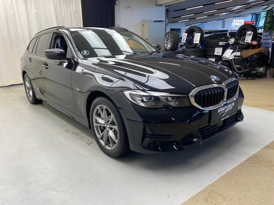 BMW 330e 2,0 Touring Sport Line aut. 5d