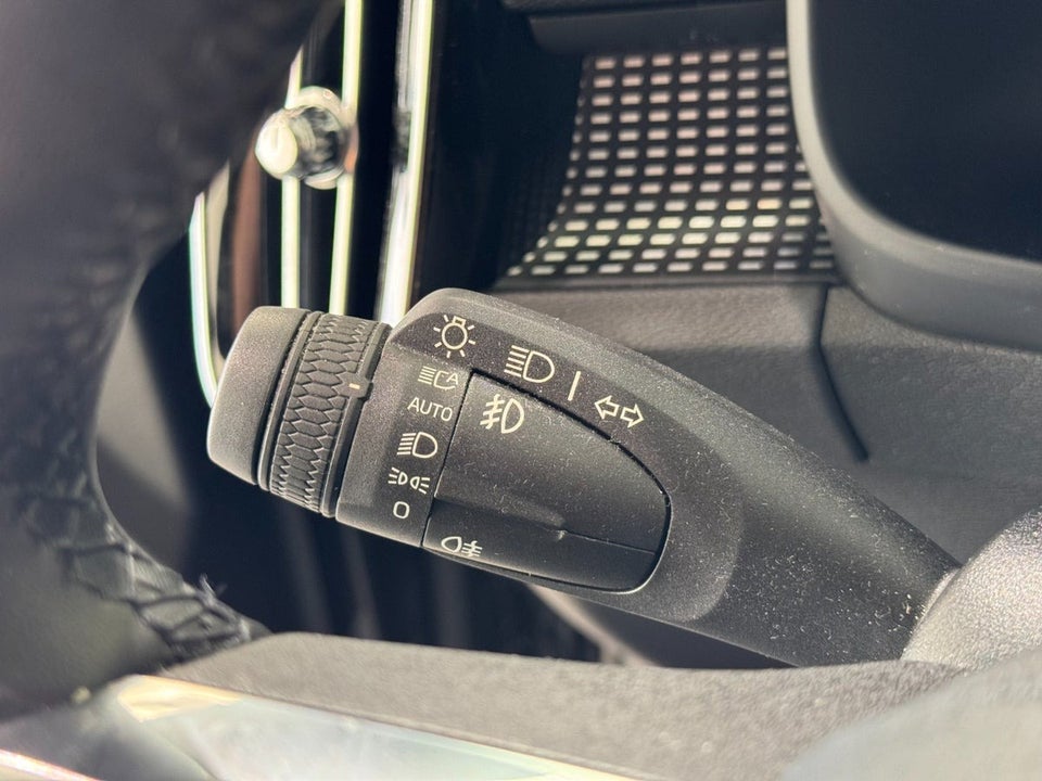 Volvo XC40 P6 ReCharge Core 5d