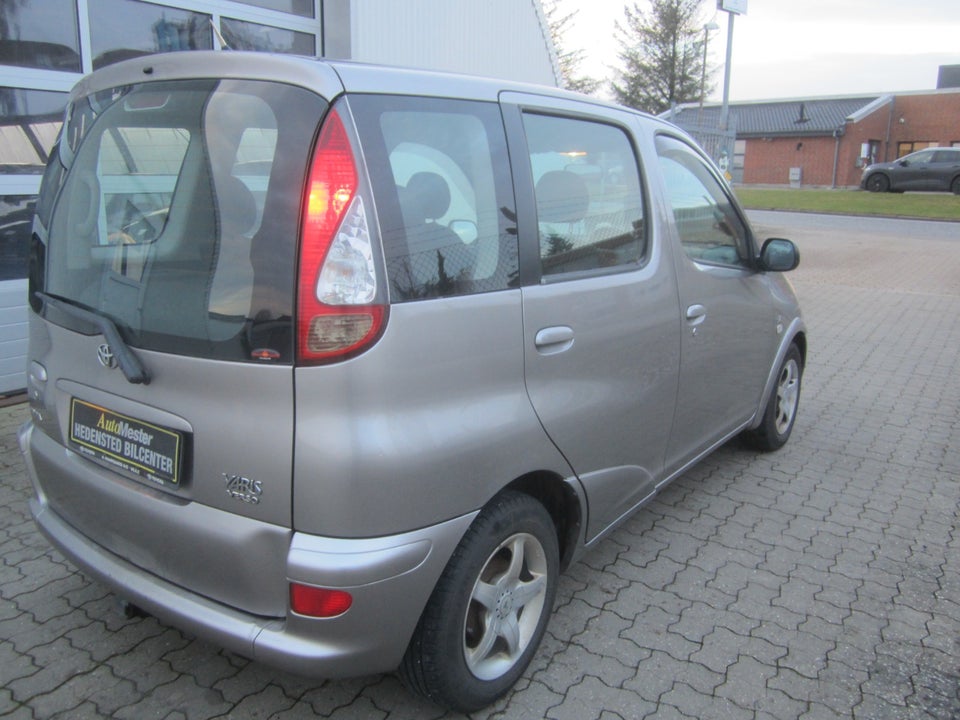 Toyota Yaris Verso 1,4 D-4D Luna 5d