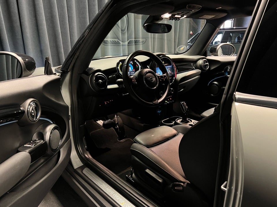 MINI Cooper SE Classic Trim 3d