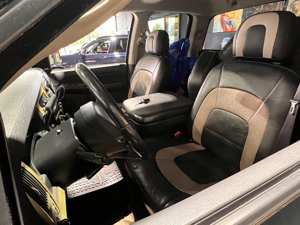 Dodge RAM 1500 5,7 V8 Hemi SLT Quad Cab aut. 4d