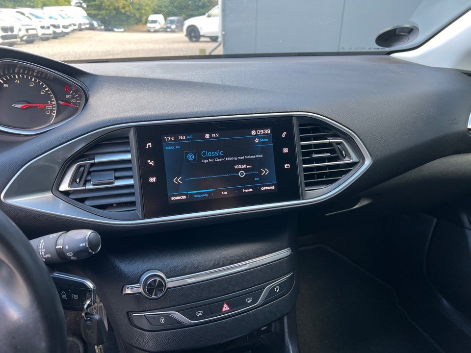 Peugeot 308 1,2 PureTech 130 Active 5d