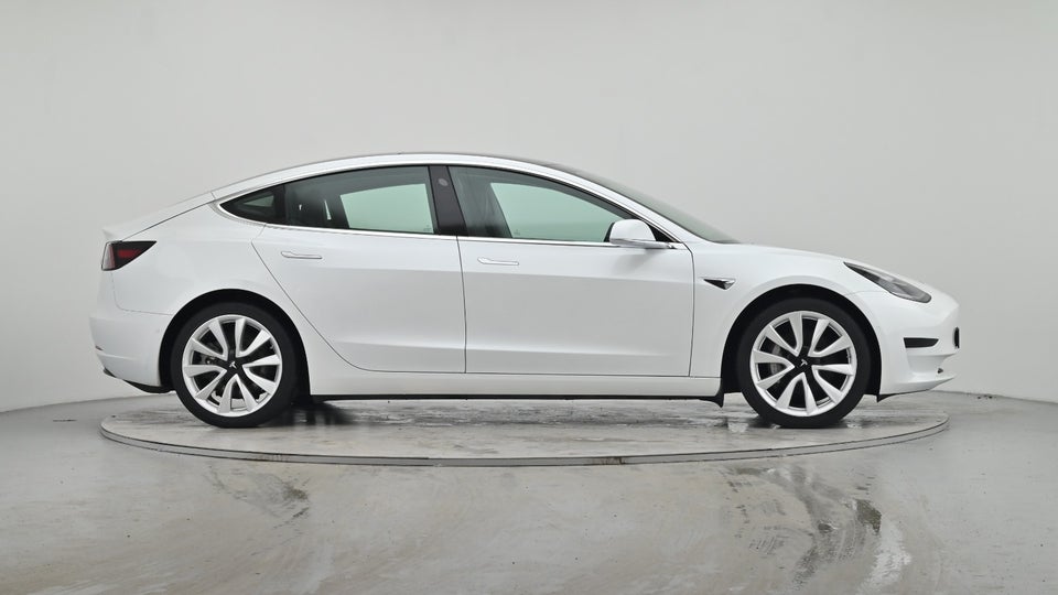 Tesla Model 3 Standard Range+ RWD 4d