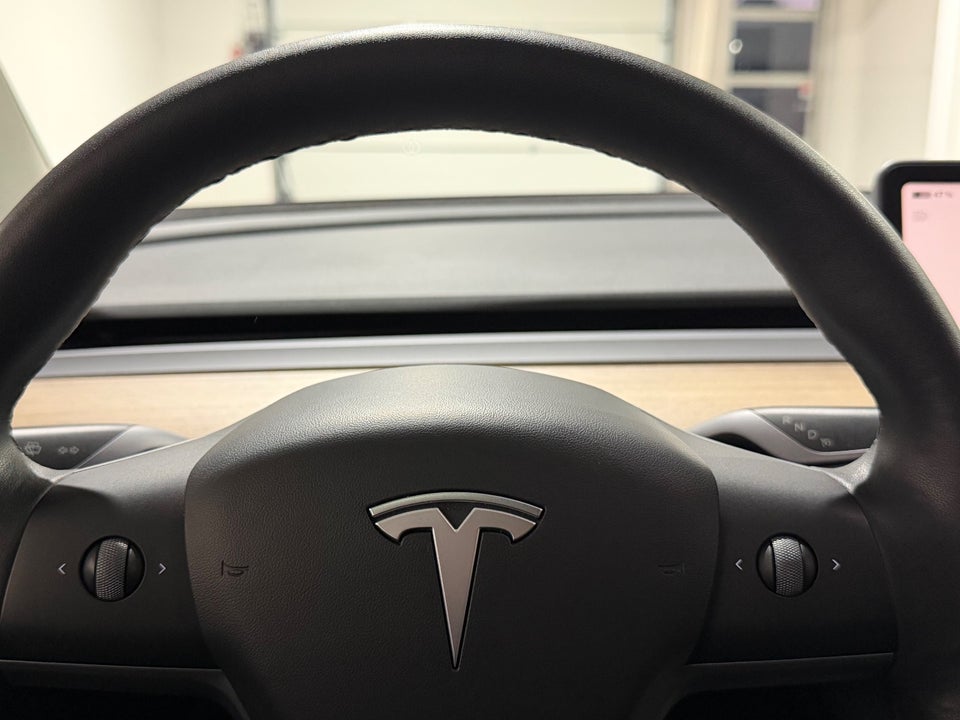 Tesla Model 3 RWD 4d