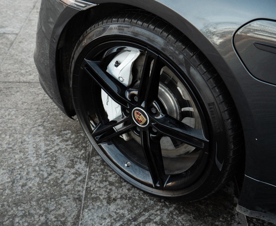 Porsche Taycan Turbo Performance+ 4d