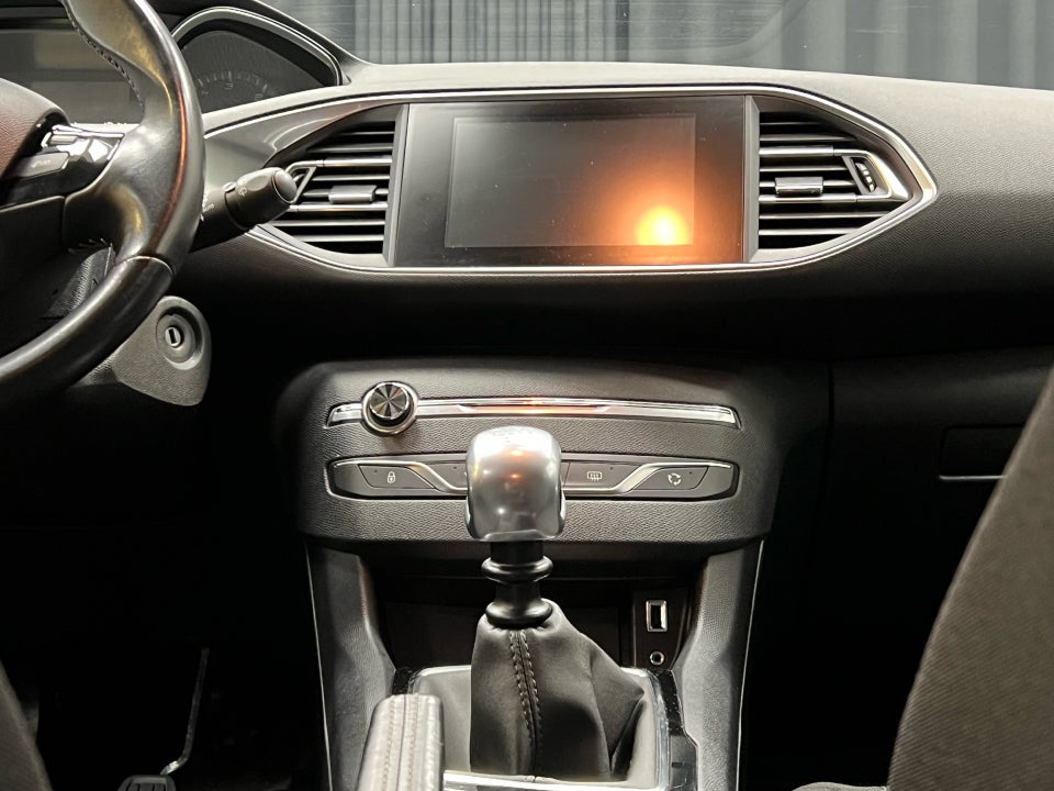 Peugeot 308 1,6 BlueHDi 120 Allure 5d
