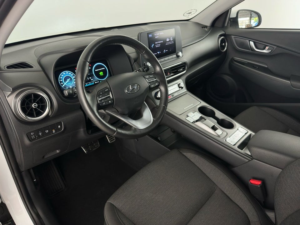 Hyundai Kona 39 EV Essential 5d